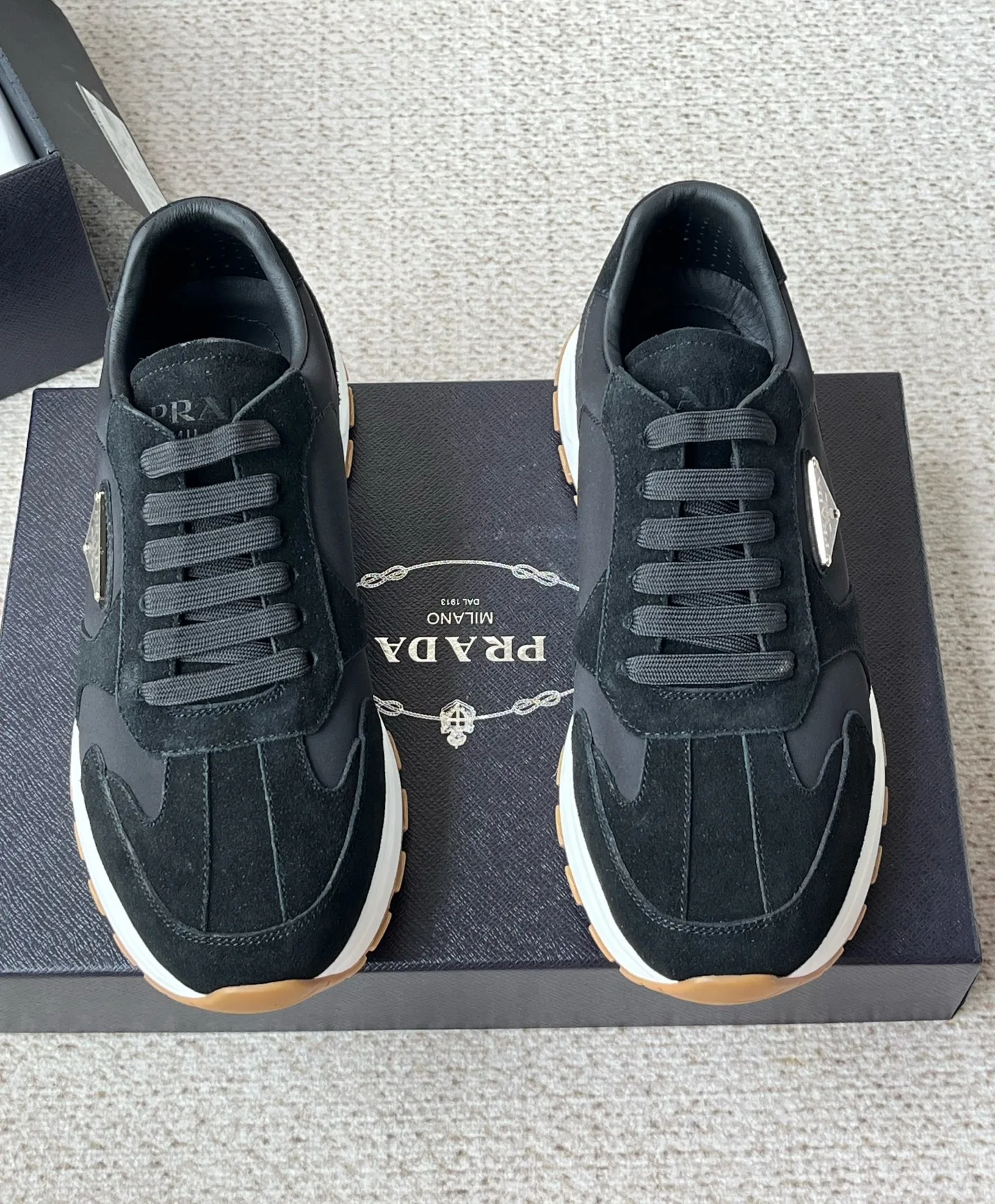 Luxus Prada Ledersneaker Lederschuhe Neue Prada klassischem Diese Ledersneaker