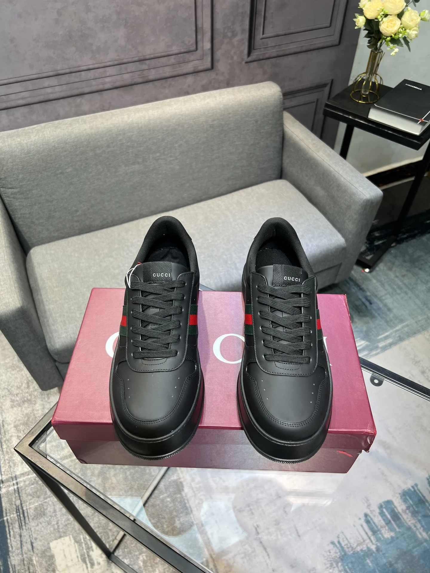 Premium Gucci Weiße Sneaker neuester Trend Diese weißen Sneaker lassen