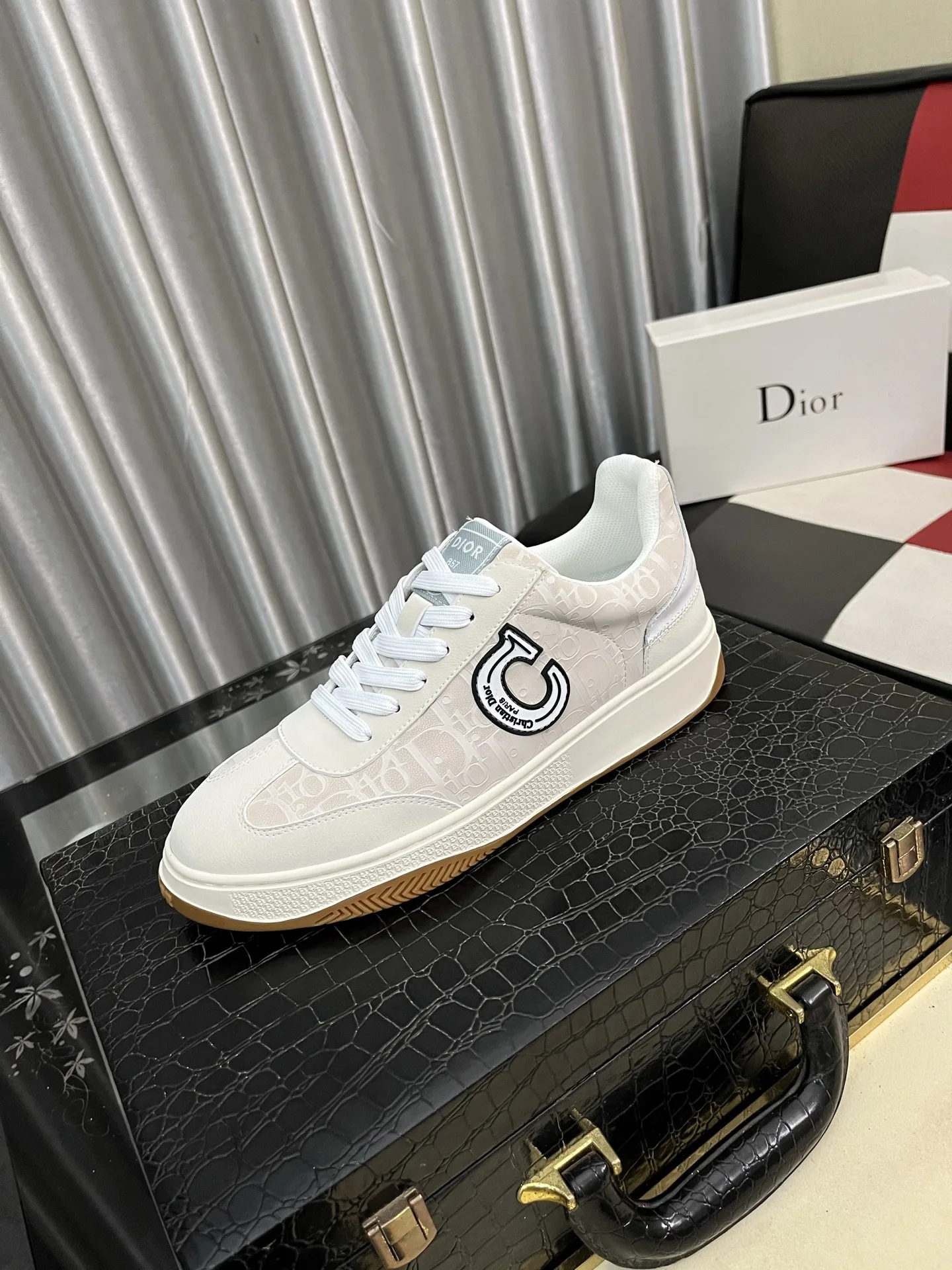 Premium Dior Freizeitschuhe aus echtem Leder hochwertigste Replik Markt vergleichen Originalleder