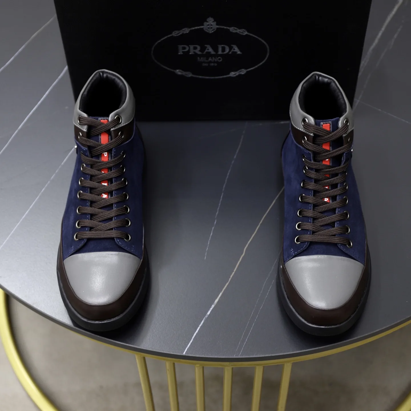 Hochwertige Prada Turnschuhe offizielle Website Hochwertiges Obermaterial komfortabel