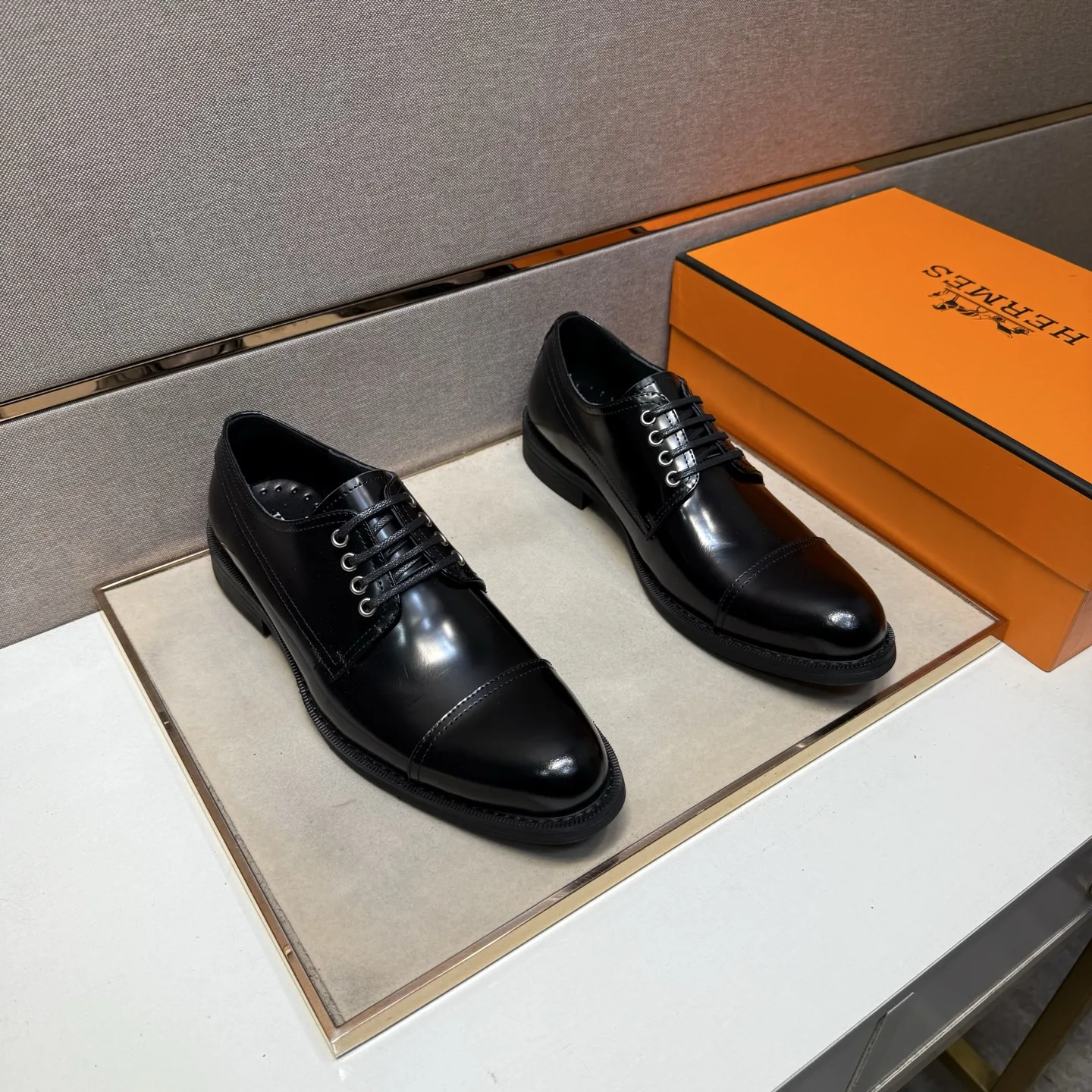 Premium Hermes Lederschuhe Lässige elegante jetzt erhältlich