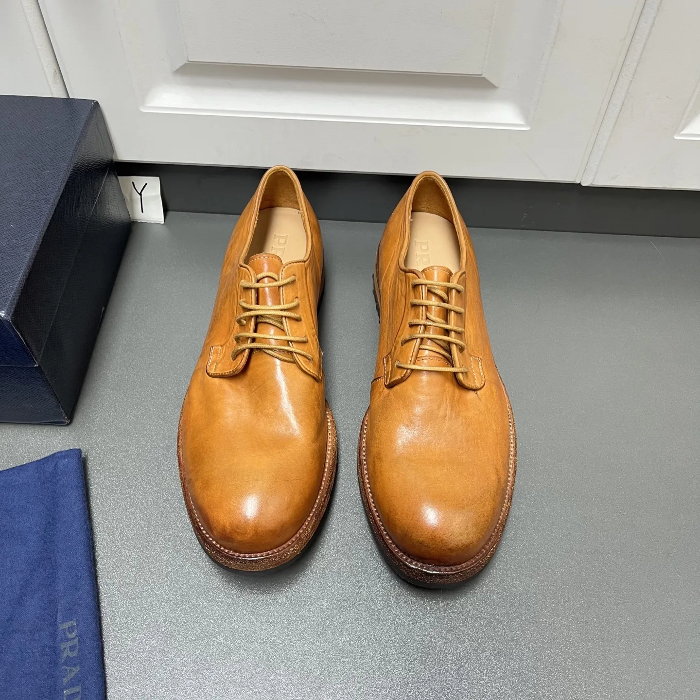 Luxus Prada VintageLederschuhe Lederschuhe handgefertigte Schuhe Neue handgefertigte Prada Leder jetzt