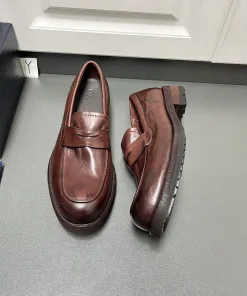 Hochwertige Prada VintageLederschuhe Lederschuhe handgefertigte Schuhe Neue Prada Handgefertigte jetzt Diese
