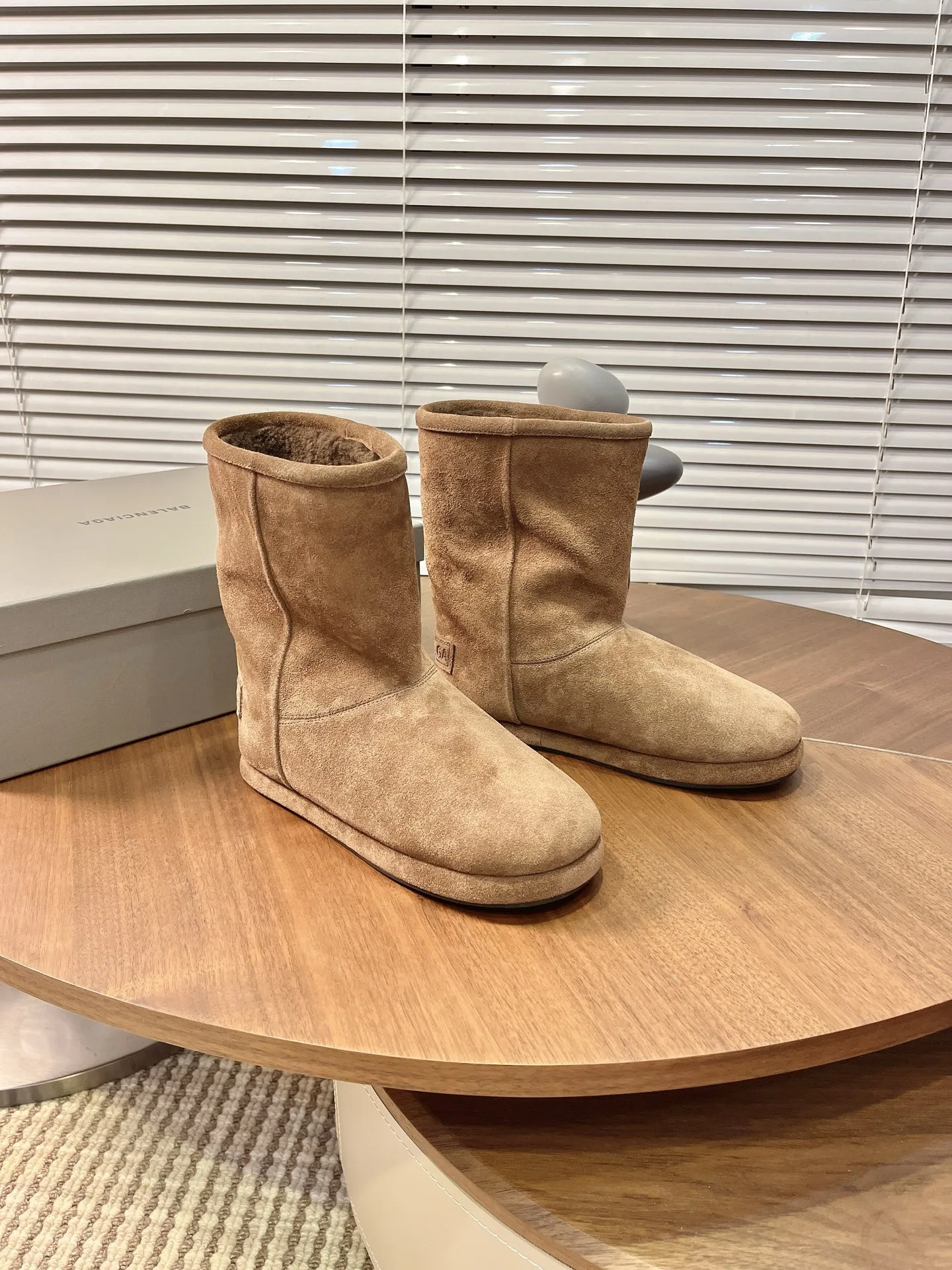 Premium Balenciaga Schneestiefel Tatsächlicher Preis BALENCIAGA Neue mittelhohe