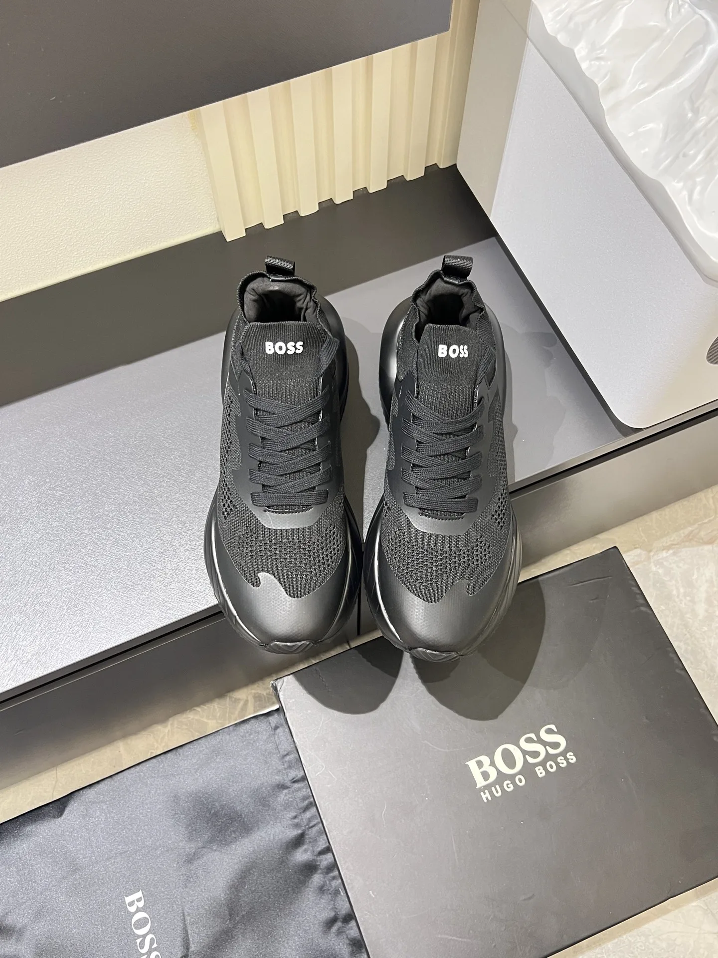 Hochwertige CHEF-Turnschuhe sind einfach futuristischer neuer Funktionalität