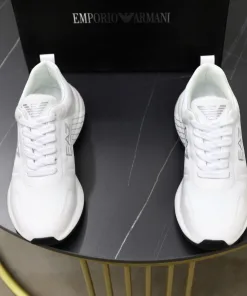 Hochwertige Armani DadSchuhe werden überall Mittelpunkt Neuauflage sportlicher