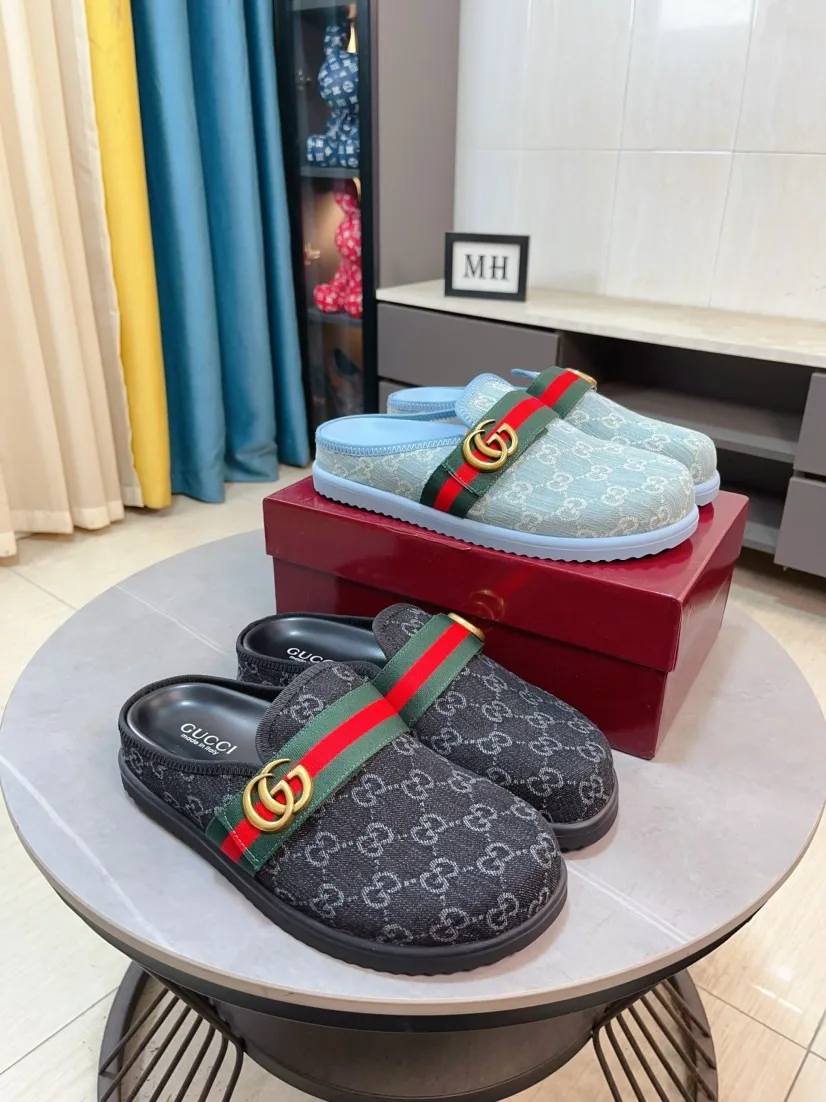 Hochwertige Gucci Hausschuhe Sommerpantoffeln mit klassischem, einzigartigem unverwechselbarem Design